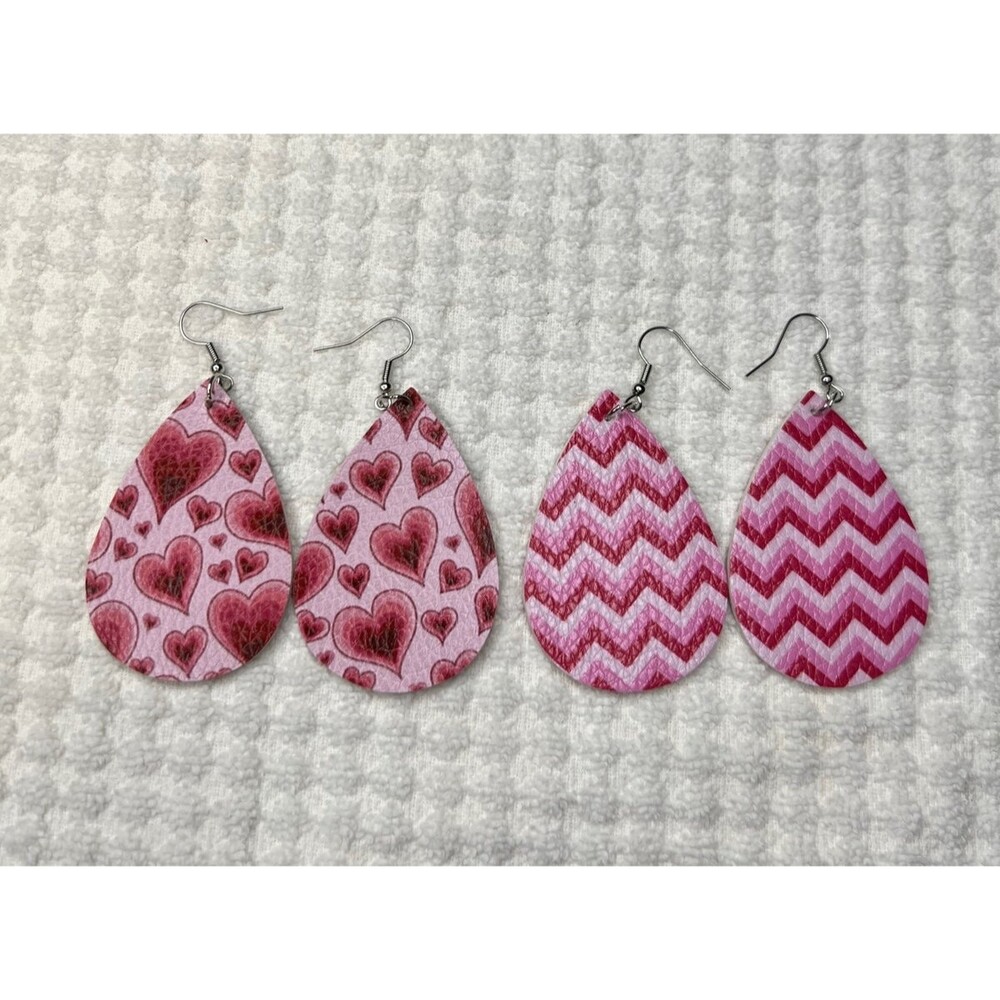 Earrings Heart Chevron Love Earrings Valentines Dangle Faux Leather Red Pink B1 - Picture 3 of 3